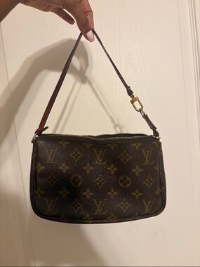 Louis Vuitton Pochette